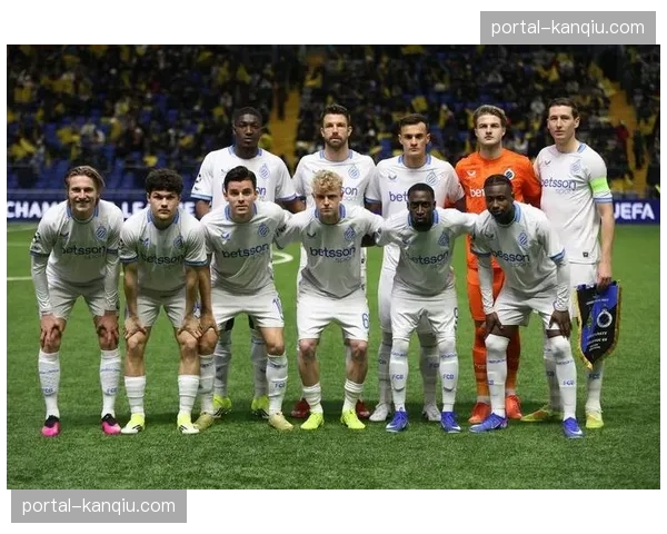 媒体预测皇马对阵皇家贝蒂斯一役，双方将在边路展开激烈争夺。